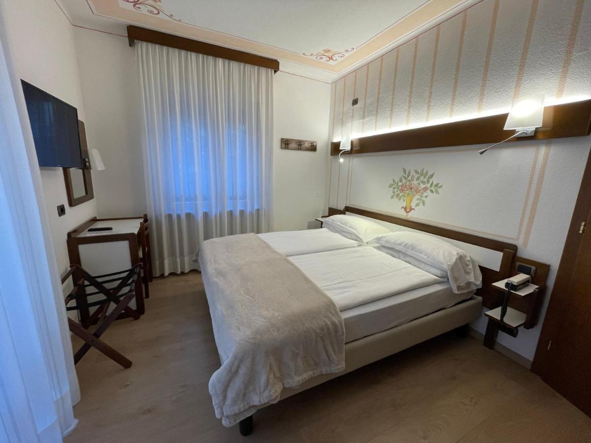 Hotel Miralago Wellness - Adults Only Molveno Exteriör bild