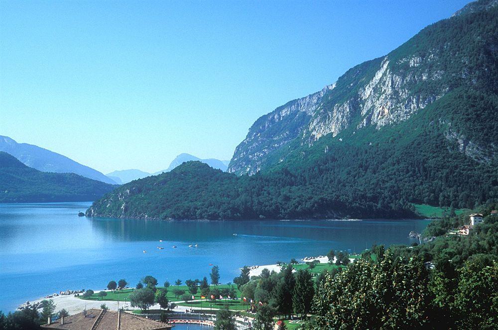Hotel Miralago Wellness - Adults Only Molveno Exteriör bild