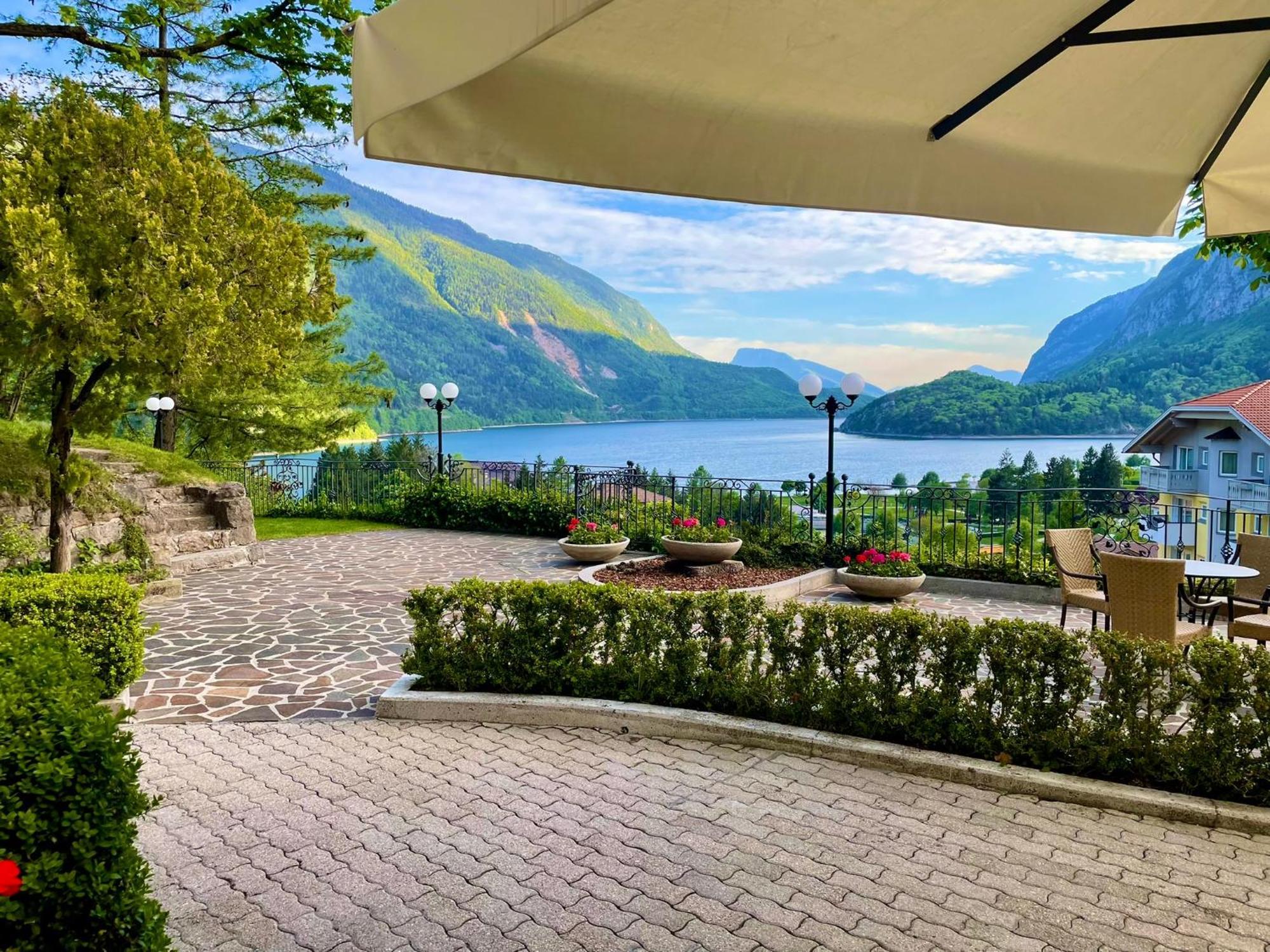 Hotel Miralago Wellness - Adults Only Molveno Exteriör bild