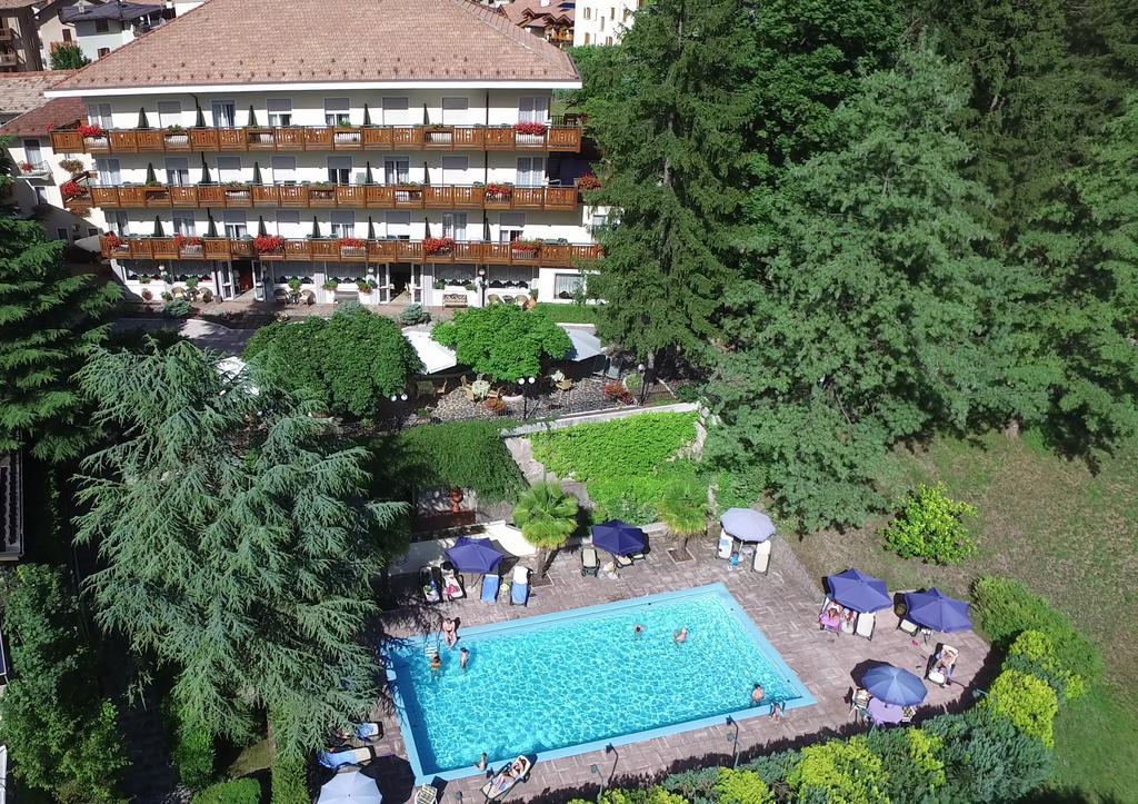 Hotel Miralago Wellness - Adults Only Molveno Exteriör bild