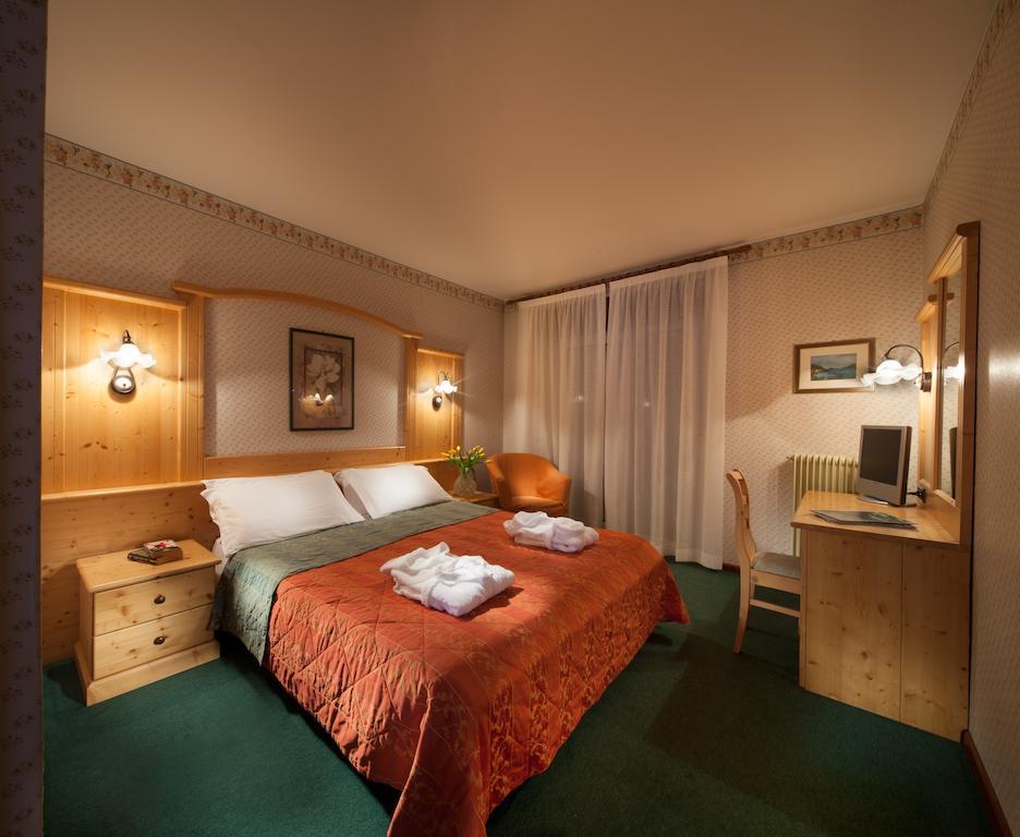 Hotel Miralago Wellness - Adults Only Molveno Exteriör bild