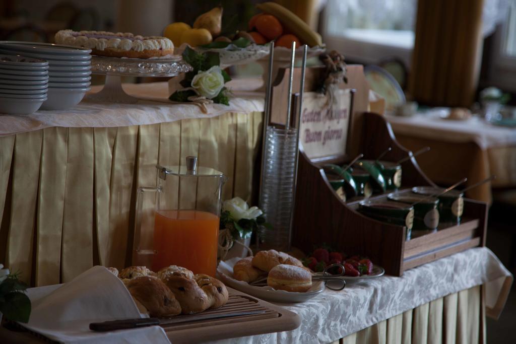 Hotel Miralago Wellness - Adults Only Molveno Exteriör bild