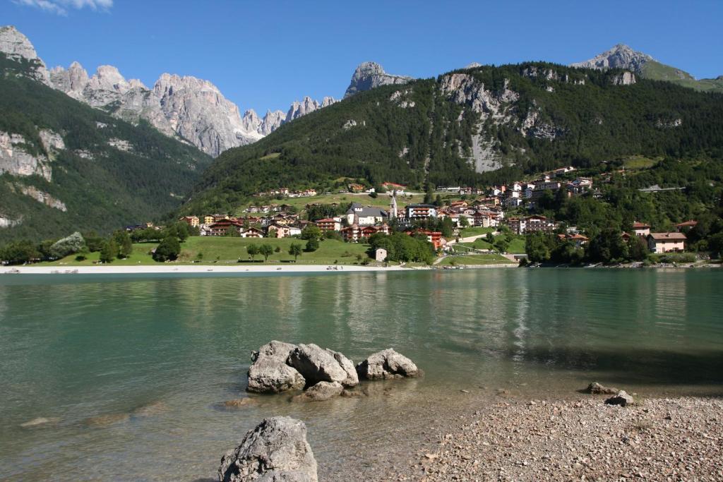 Hotel Miralago Wellness - Adults Only Molveno Exteriör bild