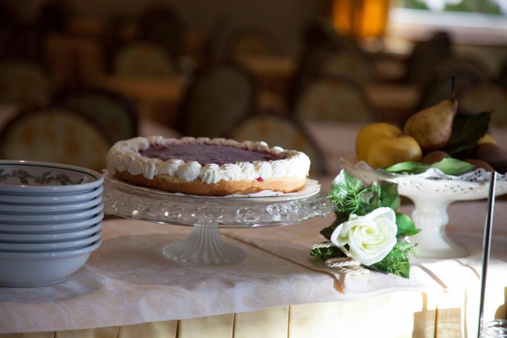 Hotel Miralago Wellness - Adults Only Molveno Exteriör bild