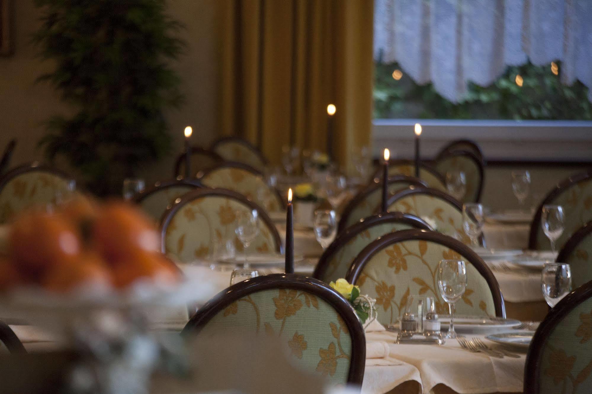 Hotel Miralago Wellness - Adults Only Molveno Exteriör bild