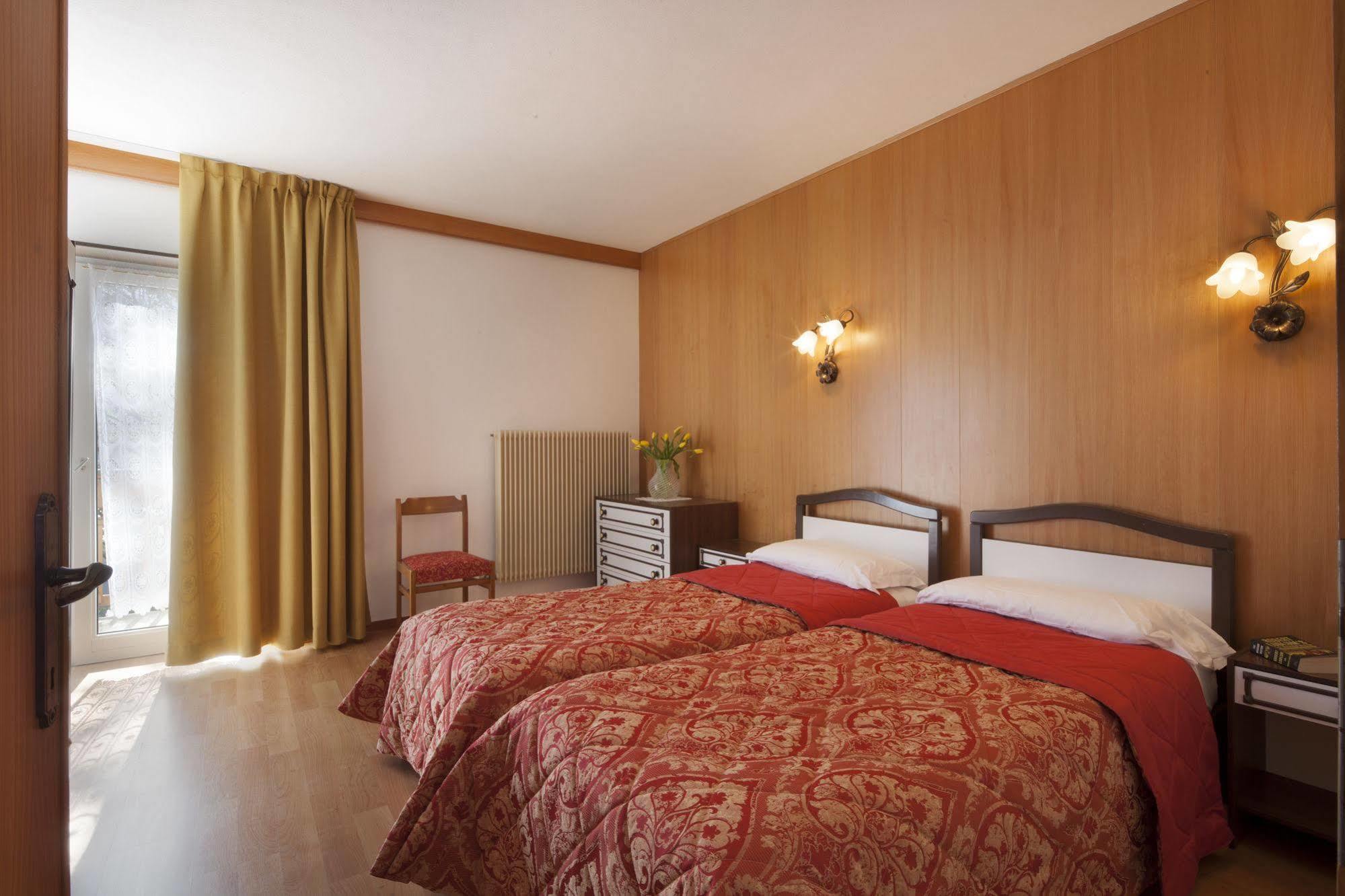 Hotel Miralago Wellness - Adults Only Molveno Exteriör bild