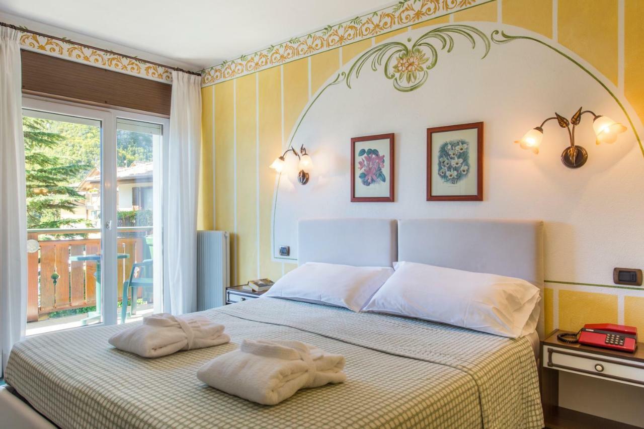 Hotel Miralago Wellness - Adults Only Molveno Exteriör bild